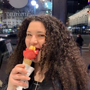 Meet your Posher, Lucia